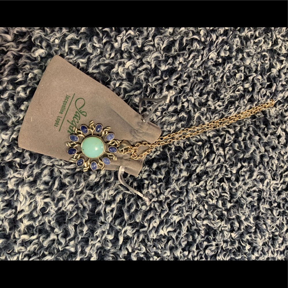 Pendant necklace